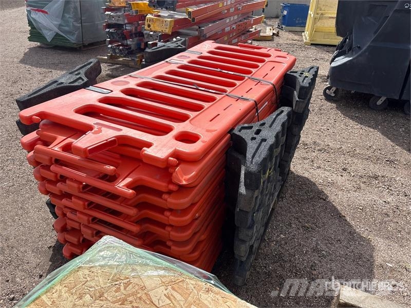 Quantity of (18) Barricade Construcción - Otros