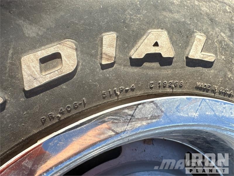  Quantity of (18) Tires Ruedas