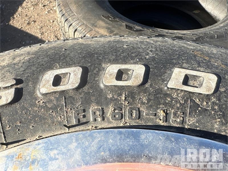  Quantity of (18) Tires Ruedas