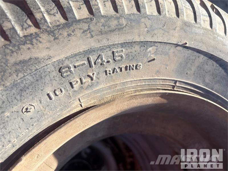  Quantity of (18) Tires Ruedas