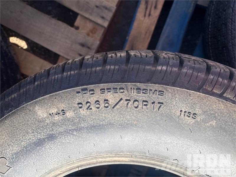  Quantity of (18) Tires Ruedas