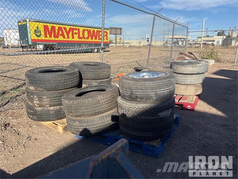  Quantity of (18) Tires Ruedas
