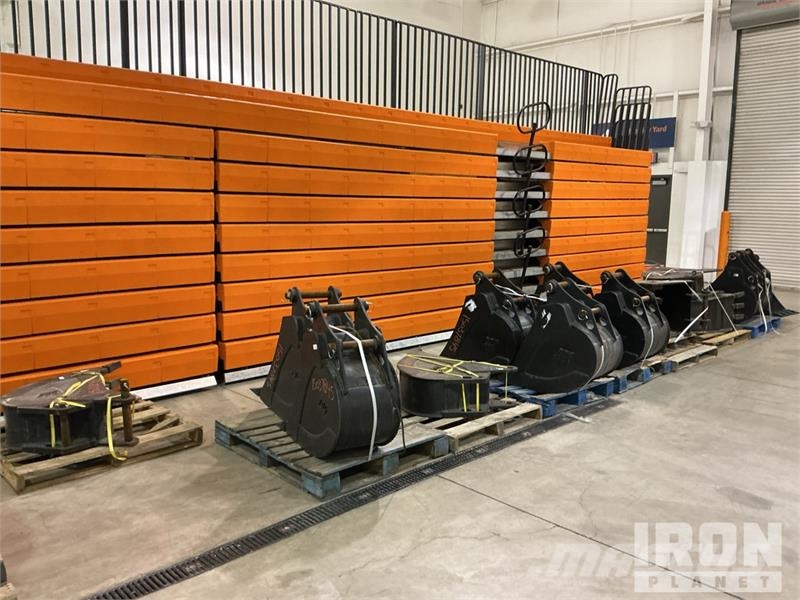 Quantity of (19) Backhoe Loader Bucket - Fits Cat Kašike / Korpe