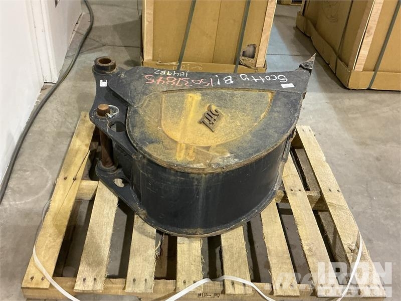 Quantity of (19) Backhoe Loader Bucket - Fits Cat Kašike / Korpe