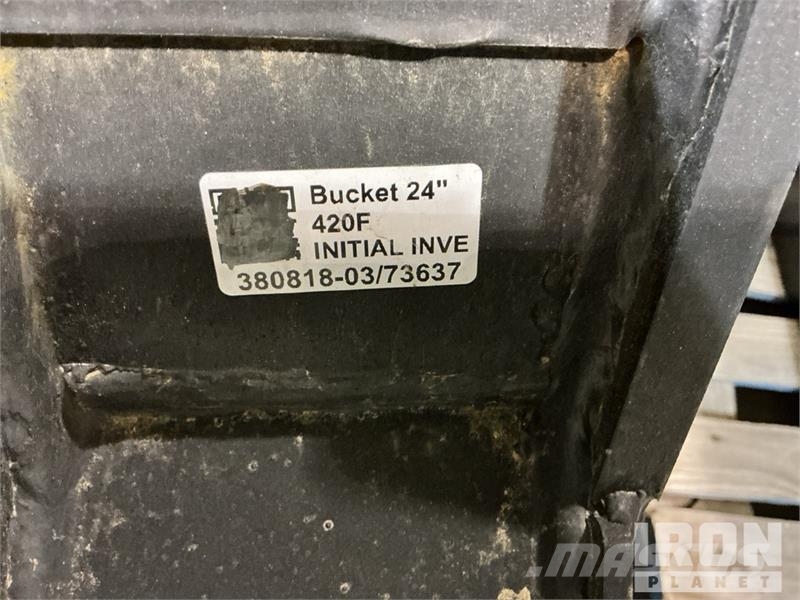 Quantity of (19) Backhoe Loader Bucket - Fits Cat Kašike / Korpe