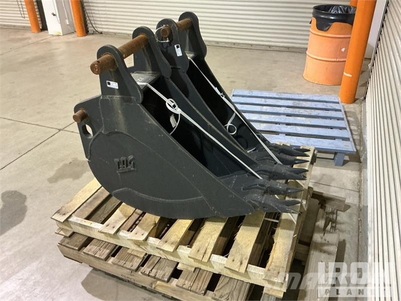  Quantity of (19) Backhoe Loader Bucket - Fits Cat  Skovle