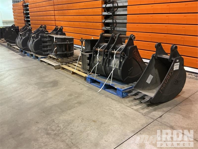 Quantity of (19) Backhoe Loader Bucket - Fits Cat Kašike / Korpe