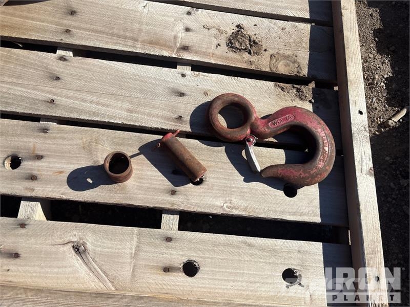  Quantity of (2) 10 ton Overhaul Ball Delovi i oprema za kran