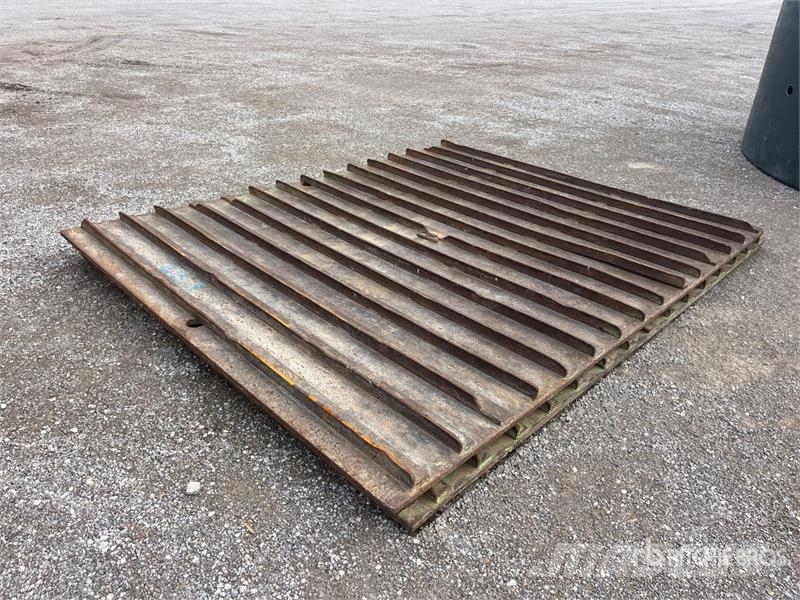 Quantity of (2) 10ft x 8ft Rumble Plates Építőipar - Egyebek