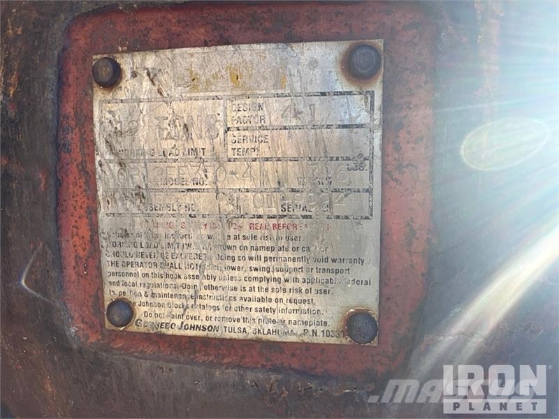  Quantity of (2) 12 ton Overhaul Ball Delovi i oprema za kran