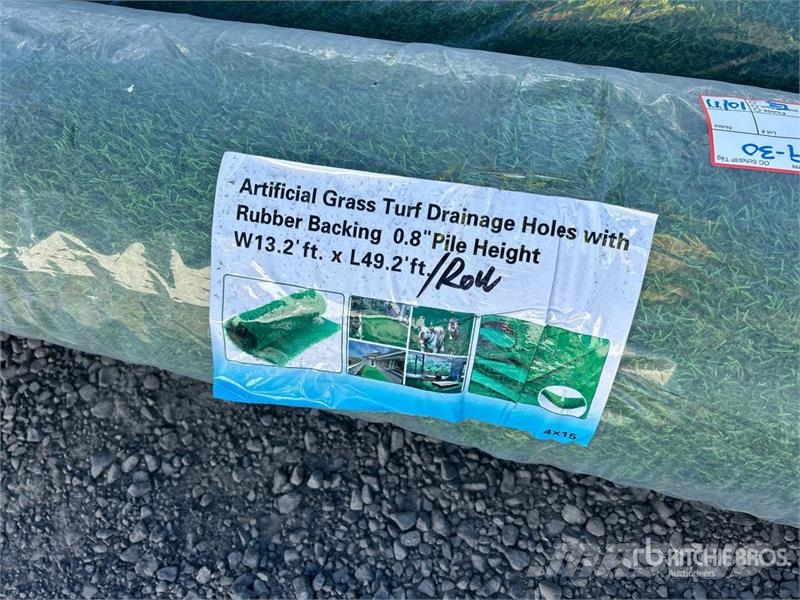  Quantity of (2) 13.2 ft x 49.2 ft Artificial Grass 농기계 - 기타