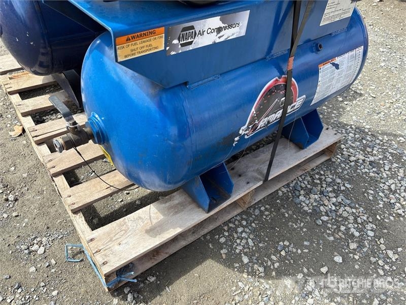  Quantity of (2) 13.5 cfm 30 gal Air Compressor مكابس