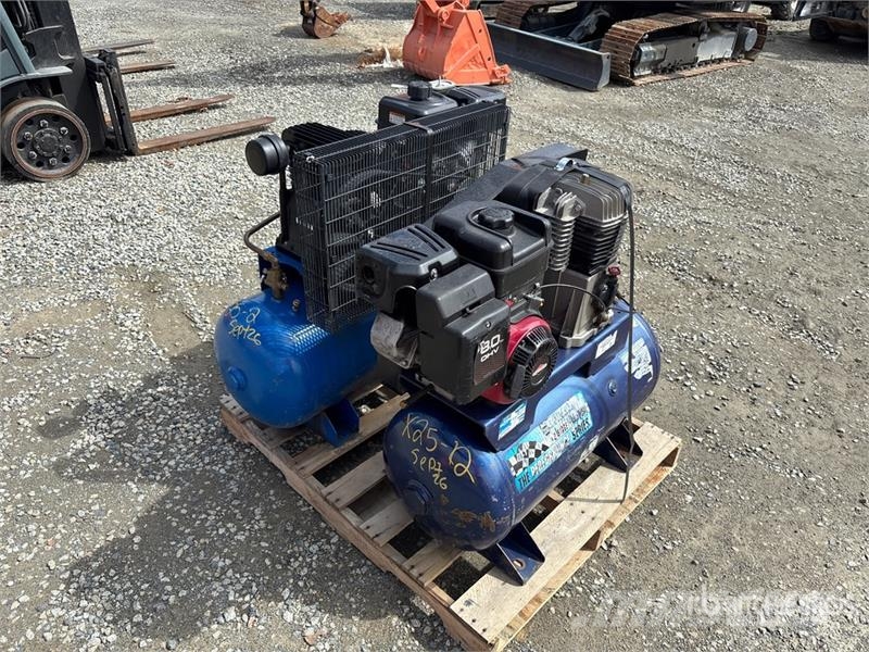  Quantity of (2) 13.5 cfm 30 gal Air Compressor مكابس