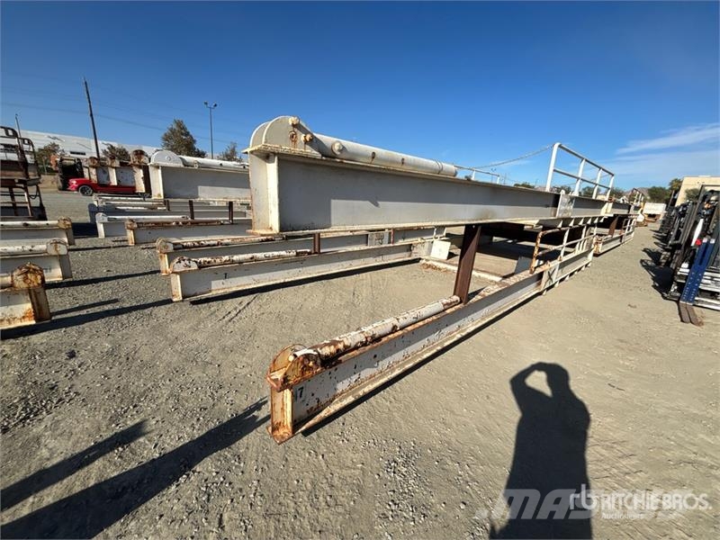  Quantity of (2) 13 ft 2 in x 121 in Landing Platfo Sonstige Baumaschinen