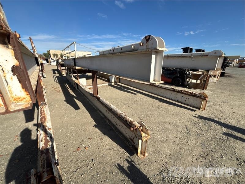  Quantity of (2) 13 ft 2 in x 121 in Landing Platfo Sonstige Baumaschinen