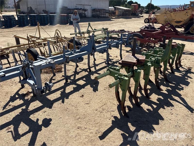  Quantity of (2) 132 in Scarifier Sonstige Baumaschinen