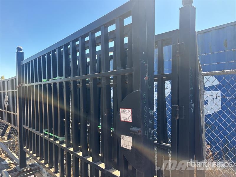 Quantity of (2) 20 ft x 6 ft 7 in Driveway Gate Lauksaimniecība- Citi