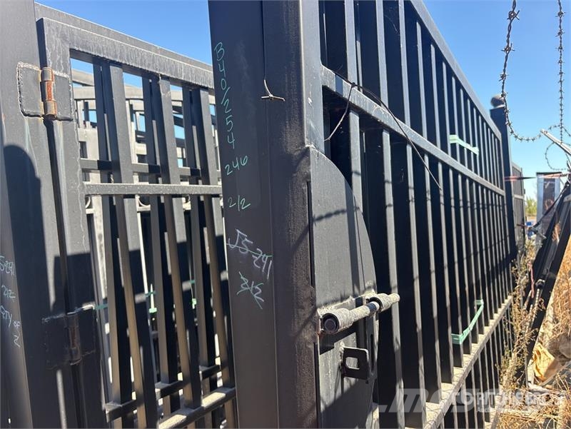 Quantity of (2) 20 ft x 6 ft 7 in Driveway Gate Lauksaimniecība- Citi