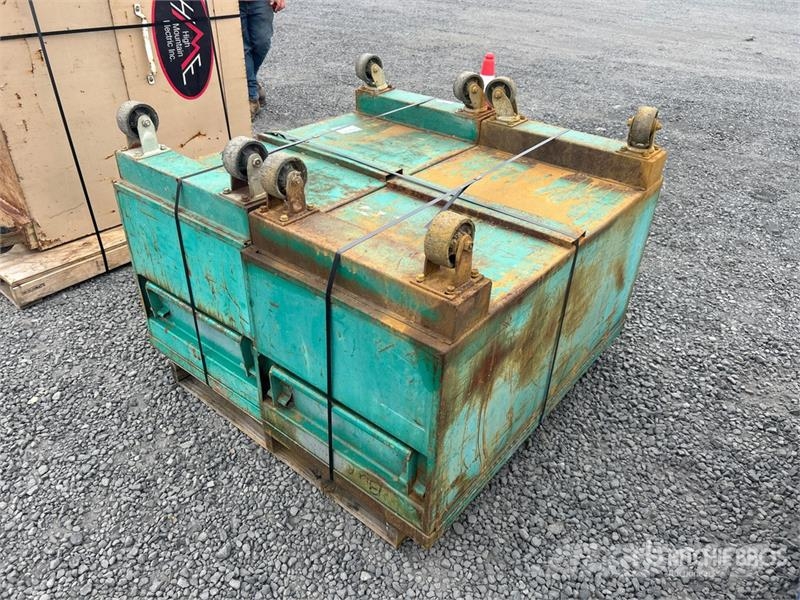  Quantity of (2) 4 ft Job Site Box Otros componentes