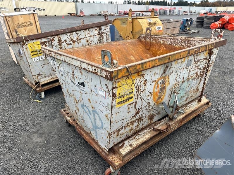 Quantity of (2) 5 ft 4 in 2 cyd Self-Dumping Hoppe Apcirkņi un piltuves