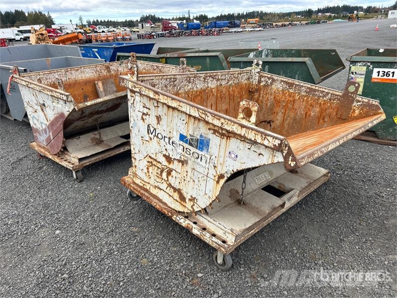 Quantity of (2) 5 ft 4 in 2 cyd Self-Dumping Hoppe Apcirkņi un piltuves
