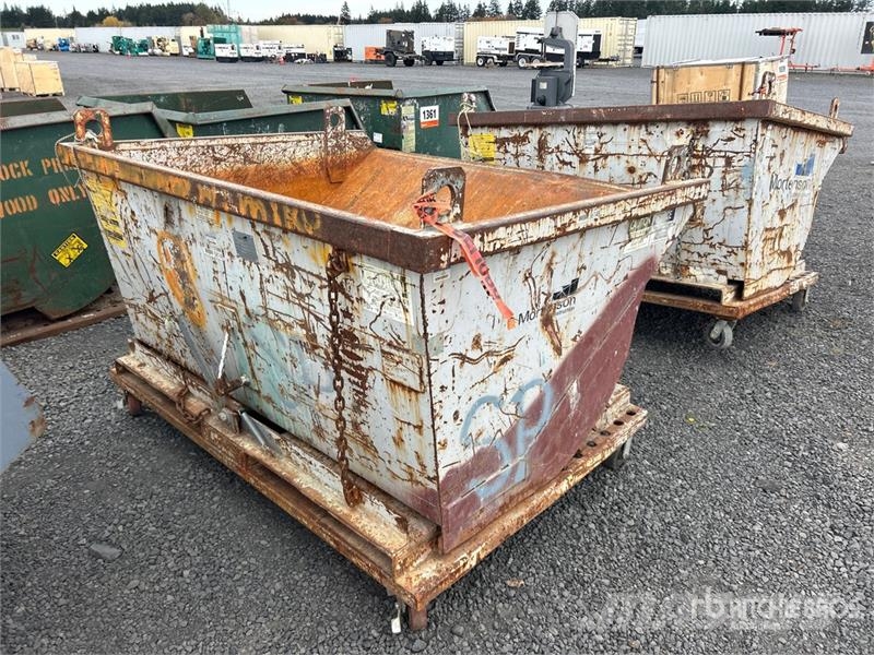 Quantity of (2) 5 ft 4 in 2 cyd Self-Dumping Hoppe Apcirkņi un piltuves