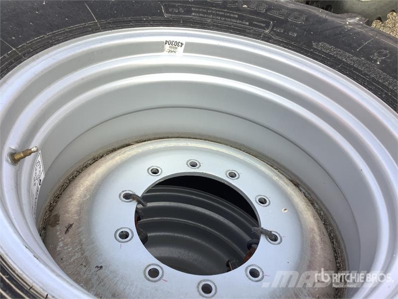 Quantity of (2) 600/65R28 600/65R28 Tires Tyres, wheels and rims