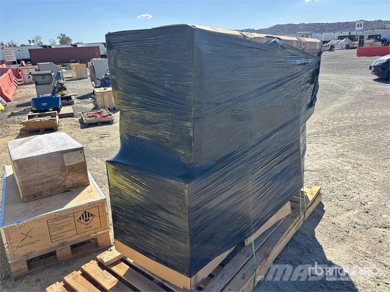 Quantity of (2) Armorgard SB25 Job Site Box (Unuse Outros componentes