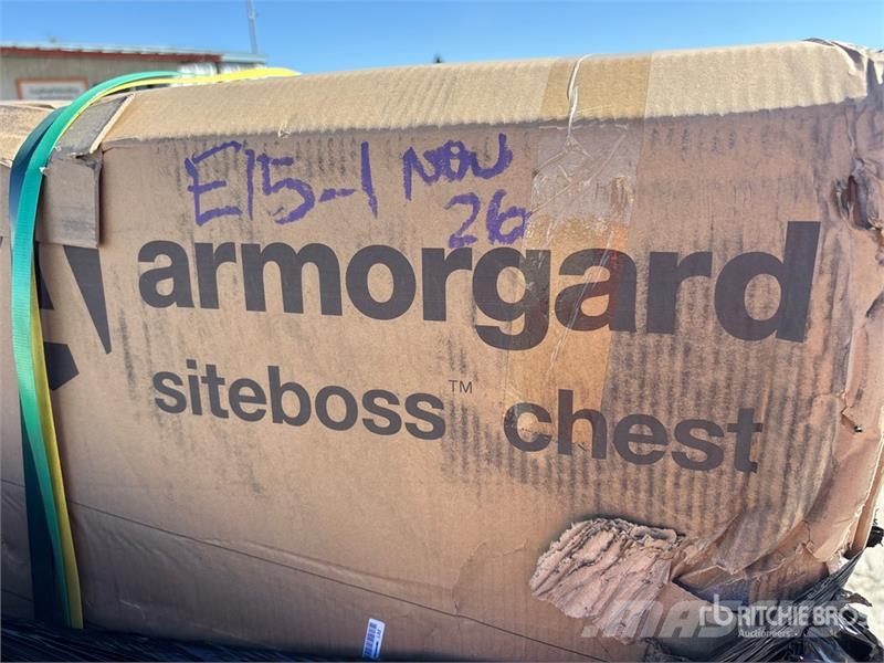 Quantity of (2) Armorgard SB25 Job Site Box (Unuse Outros componentes