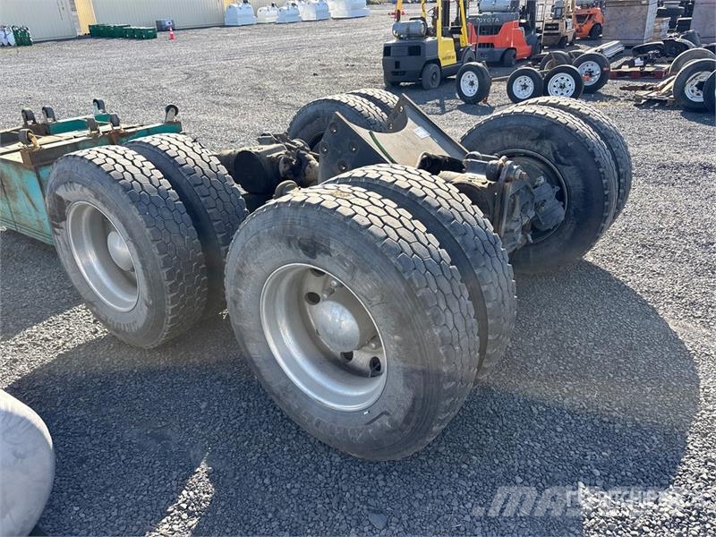 Quantity of (2) Axle - Fits Mack アクスル