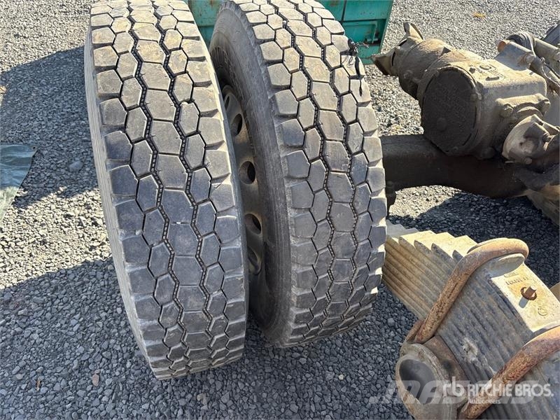 Quantity of (2) Axle - Fits Mack アクスル