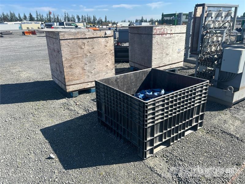 Quantity of (2) Boxes of Rigging Rezervni deli in oprema za dvigala