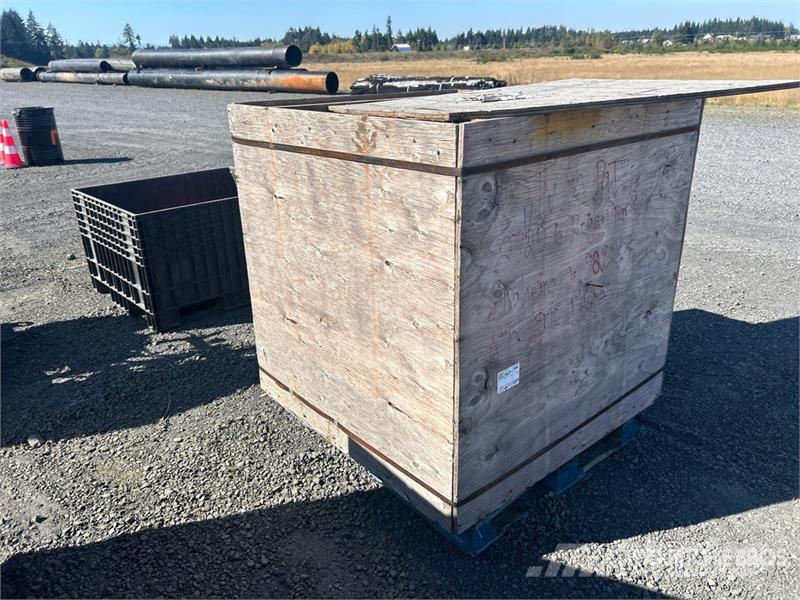 Quantity of (2) Boxes of Rigging Rezervni deli in oprema za dvigala