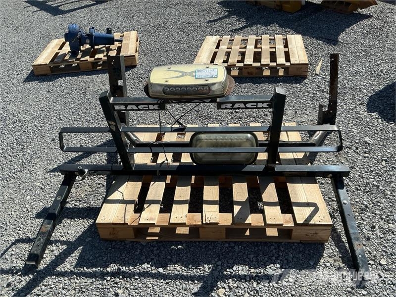 Quantity of (2) Cab Guard Otros componentes