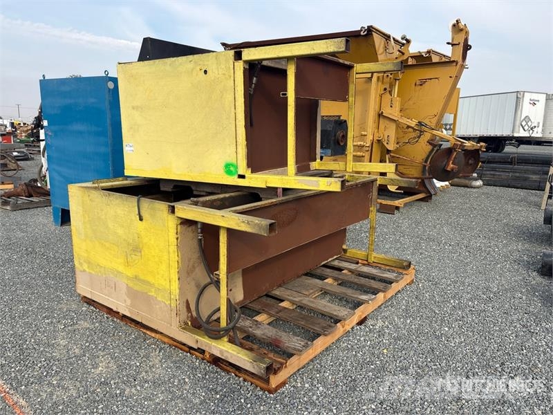 Quantity of (2) Cabinet Style Ventilated Work Stat 建設機械 - その他