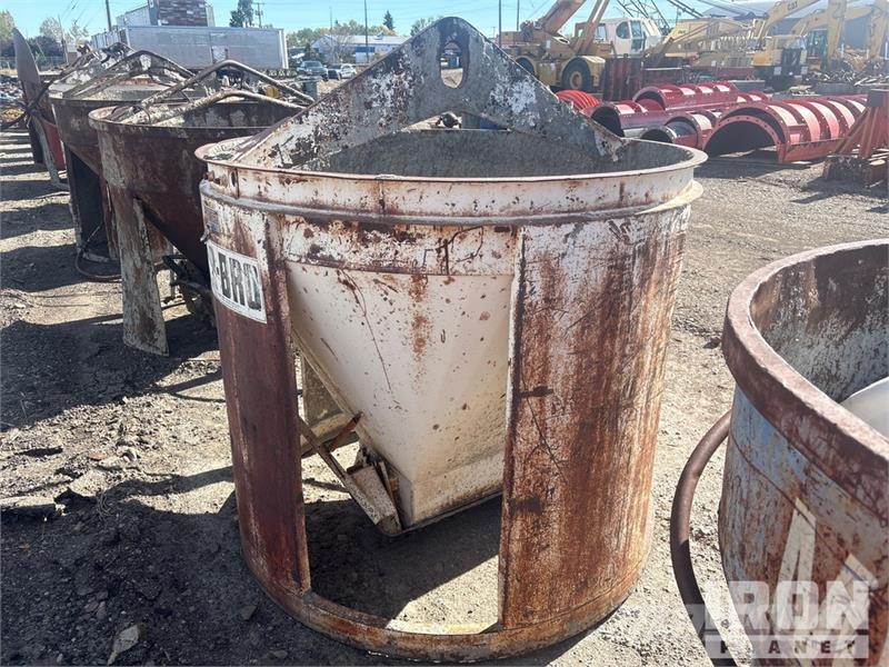  Quantity of (2) Car-Bro equipment Concrete Bucket Zubehör