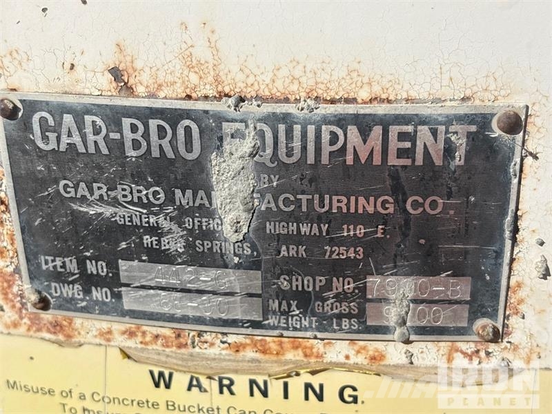  Quantity of (2) Car-Bro equipment Concrete Bucket Zubehör