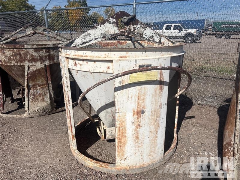  Quantity of (2) Car-Bro equipment Concrete Bucket Zubehör