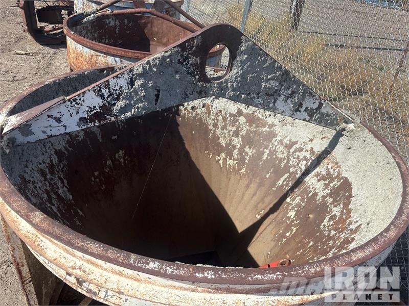  Quantity of (2) Car-Bro equipment Concrete Bucket Zubehör