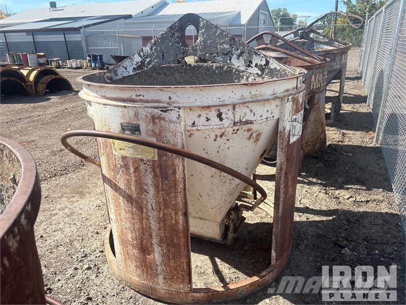  Quantity of (2) Car-Bro equipment Concrete Bucket Zubehör