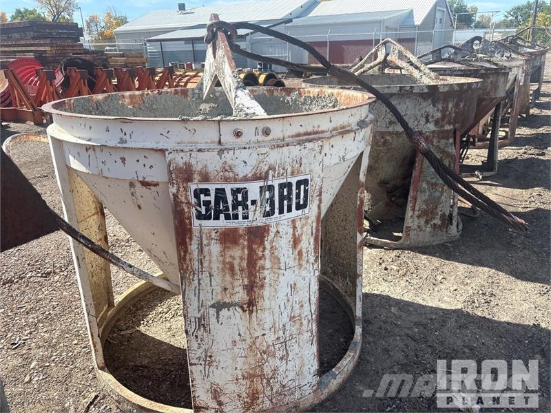  Quantity of (2) Car-Bro equipment Concrete Bucket Zubehör
