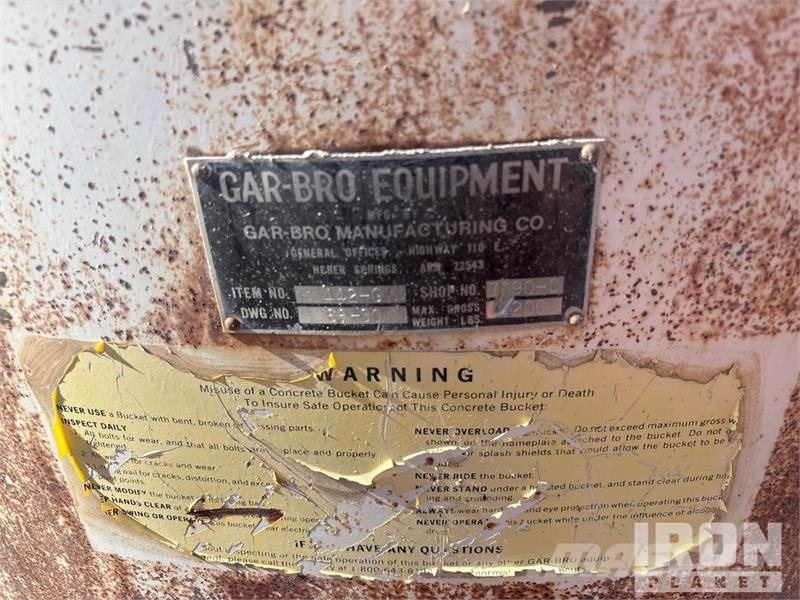  Quantity of (2) Car-Bro equipment Concrete Bucket Zubehör