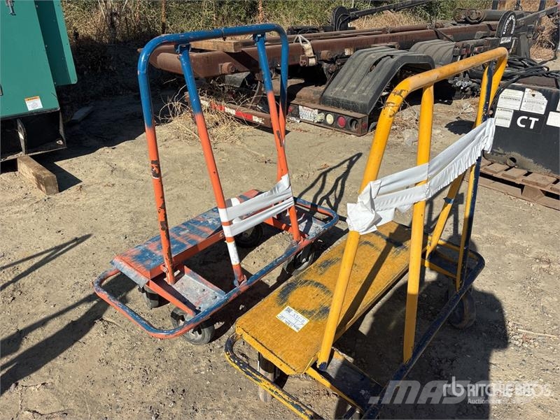 Quantity of (2) Carts Hejsespil, hejseværk og materialelifte
