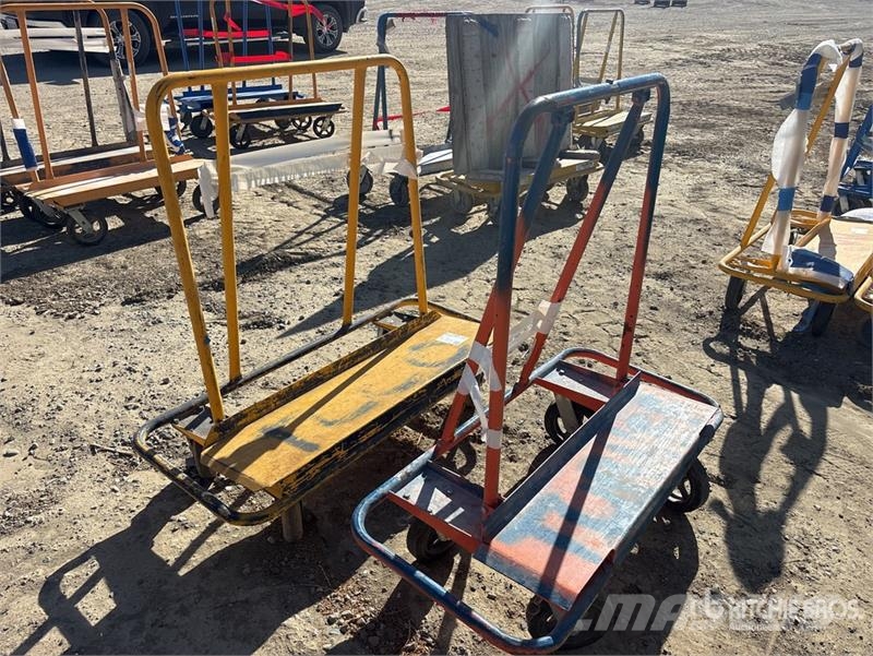 Quantity of (2) Carts Hejsespil, hejseværk og materialelifte