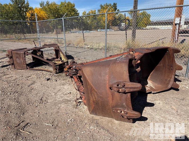 Quantity of (2) Clamshell Digging Buckets Запчастини для кранів