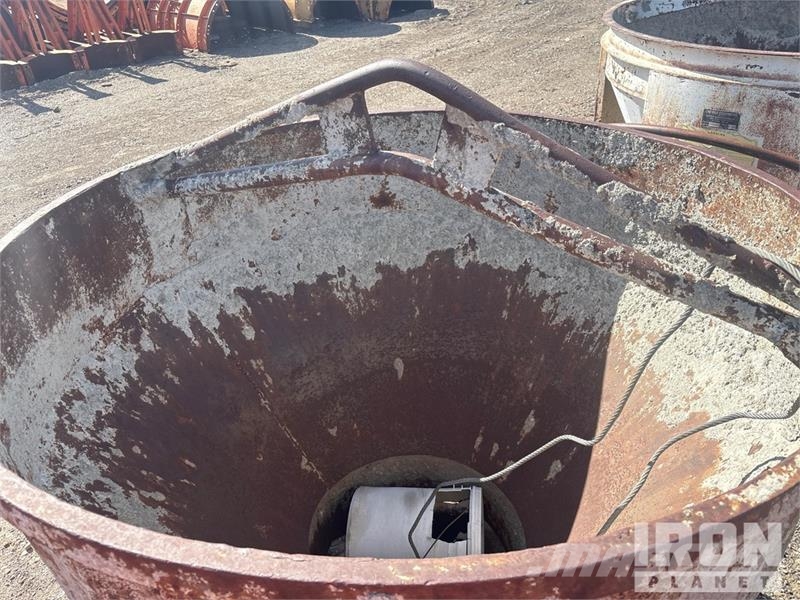 Quantity of (2) Concrete Bucket Zubehör