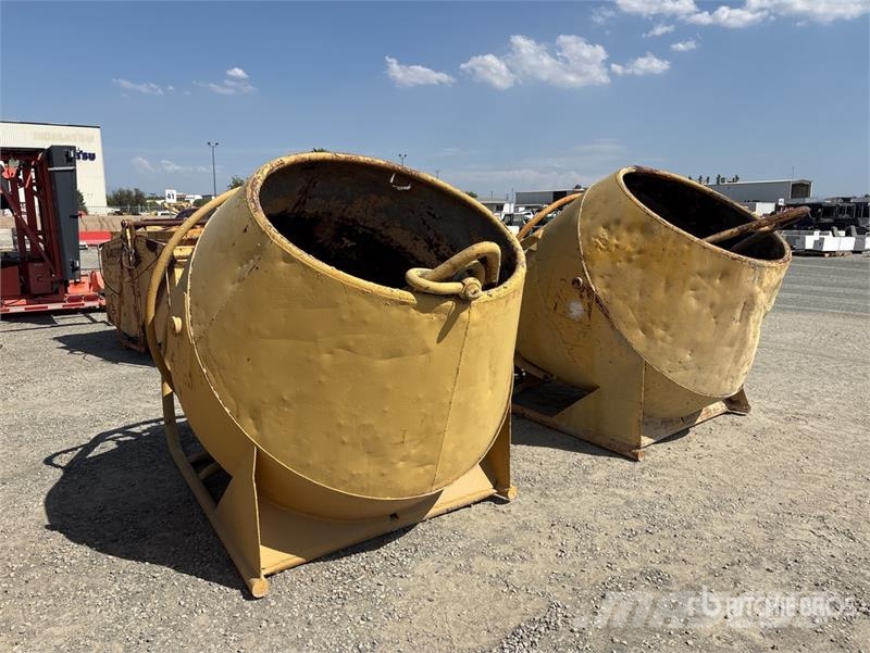 Quantity of (2) Concrete Bin Tillbehör