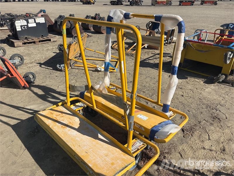 Quantity of (2) Drywall Carts Hejsespil, hejseværk og materialelifte
