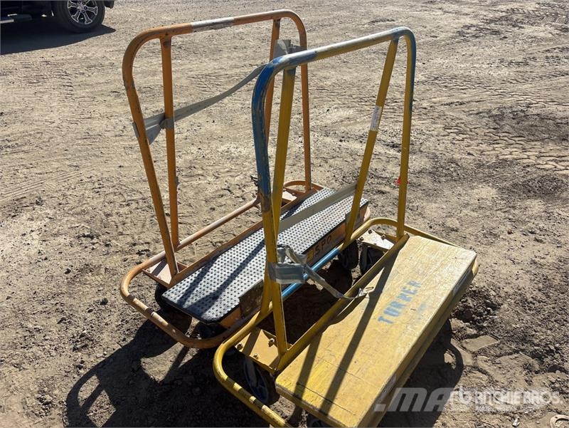 Quantity of (2) Drywall Carts Hejsespil, hejseværk og materialelifte