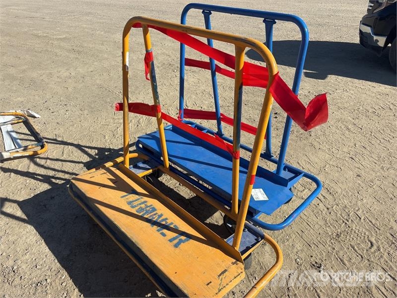Quantity of (2) Drywall Carts Hejsespil, hejseværk og materialelifte